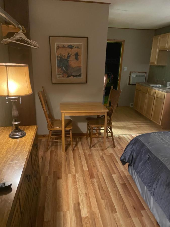 Michael Dee'S Motel East Durham Ngoại thất bức ảnh